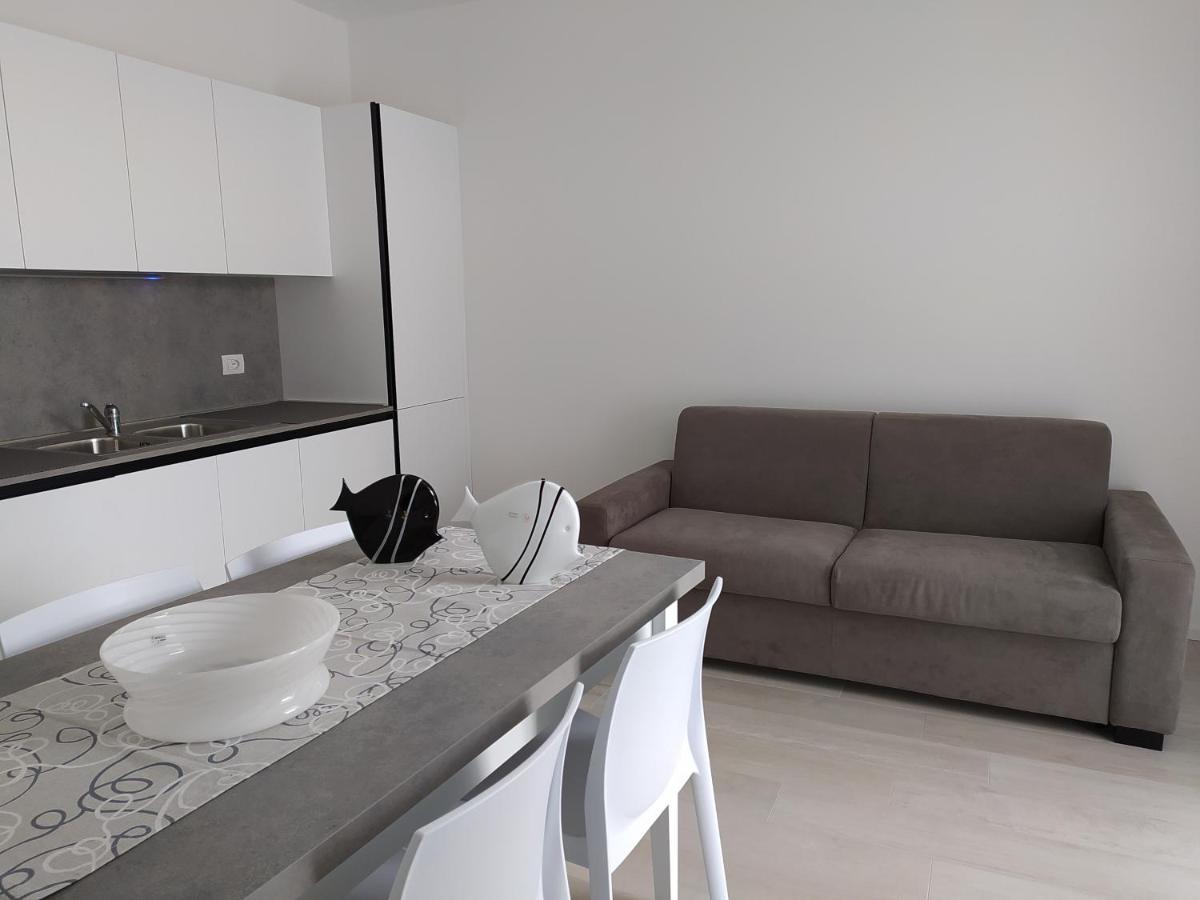 Jesolo Appartamenti F2 - Black And White Екстер'єр фото