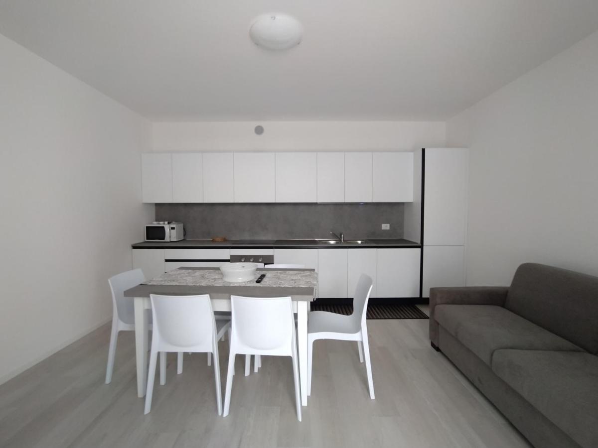 Jesolo Appartamenti F2 - Black And White Екстер'єр фото